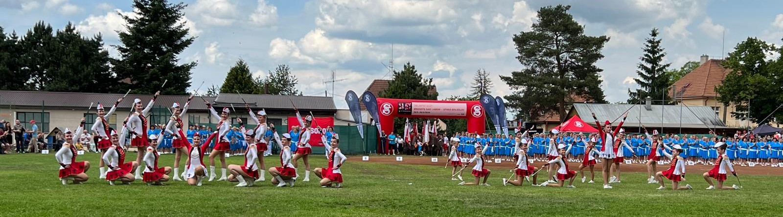 Na závěr vystoupení jsme se vrátili do České republiky - choreografie Krůček po krůčku a Škoda lásky